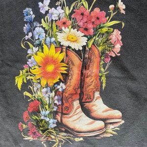 Charcoal gray tee with boots and flowers